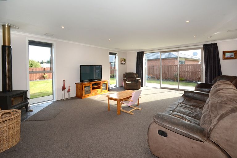 Photo of property in 18 William James Close, Mosgiel, 9024