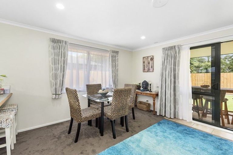 Photo of property in 64 Nielsen Gardens, Rototuna, Hamilton, 3210