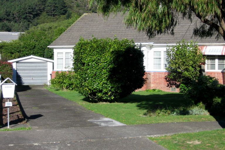 Photo of property in 14 Watkins Grove, Taita, Lower Hutt, 5011