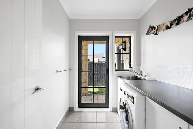 Photo of property in 27 Nielsen Gardens, Rototuna, Hamilton, 3210