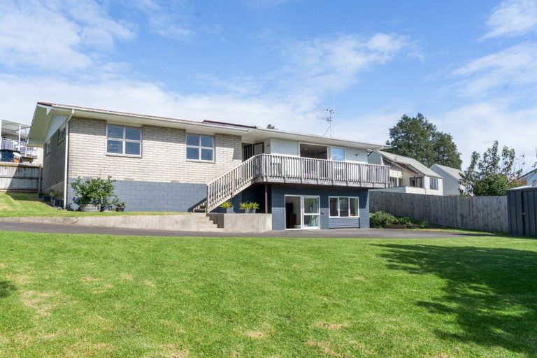 Photo of property in 8 Lorna Place, Brookfield, Tauranga, 3110