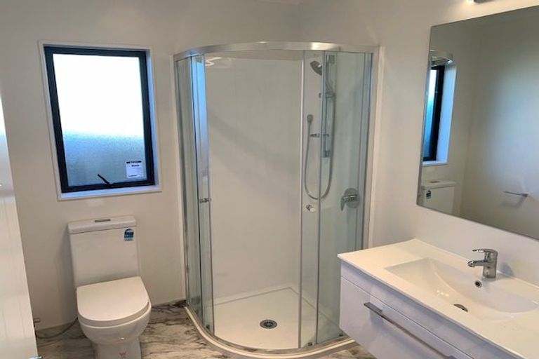 Photo of property in 2/35 Heath Street, Saint Andrews, Hamilton, 3200