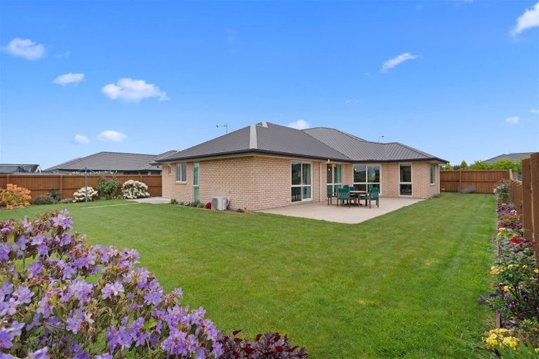 Photo of property in 18 Lancewood Way, Rangiora, 7400