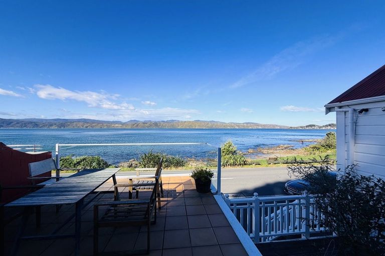 Photo of property in 285 Karaka Bay Road, Karaka Bays, Wellington, 6022