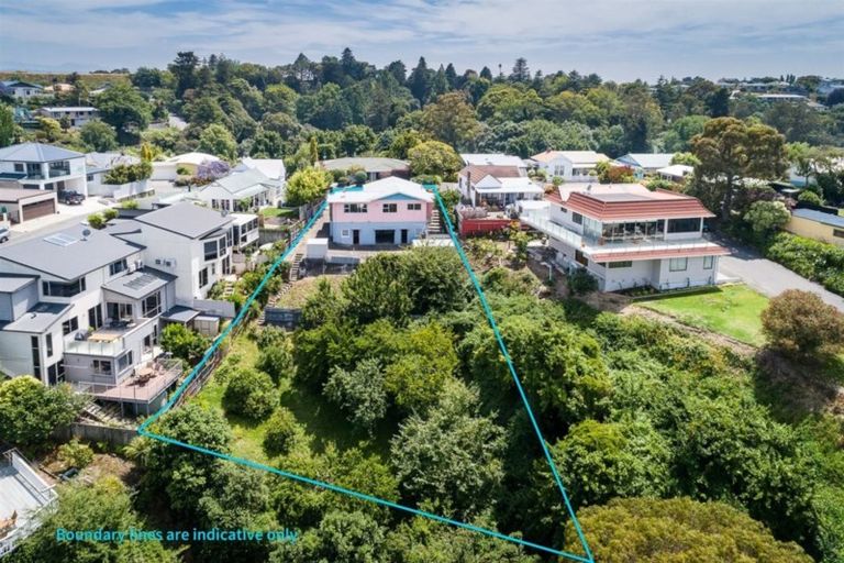 Photo of property in 11 Enfield Road, Hospital Hill, Napier, 4110