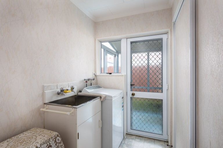 Photo of property in 2/17 Whiteley Street, Moturoa, New Plymouth, 4310