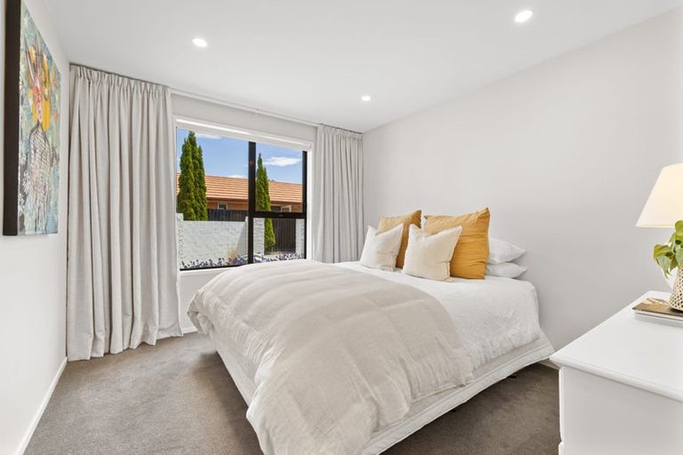 Photo of property in 9 Wakelin Place, Redwood, Christchurch, 8051