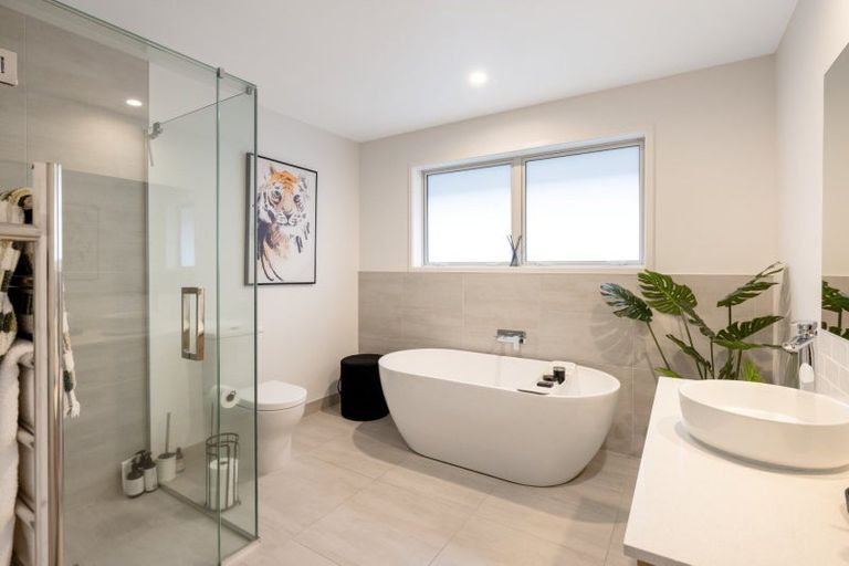 Photo of property in 5 Hanlow Place, Pyes Pa, Tauranga, 3112