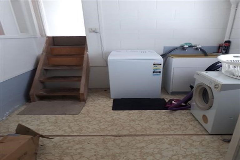 Photo of property in 2/290 Glenfield Road, Glenfield, Auckland, 0629