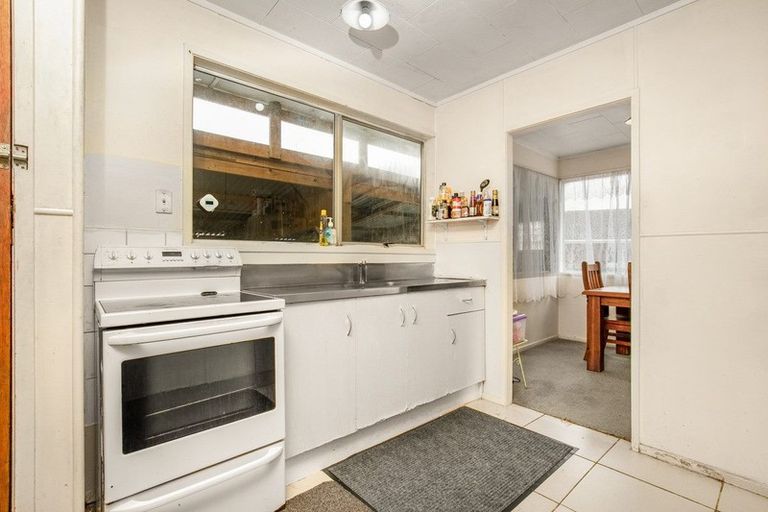 Photo of property in 16 Wenlock Place, Manurewa, Auckland, 2102