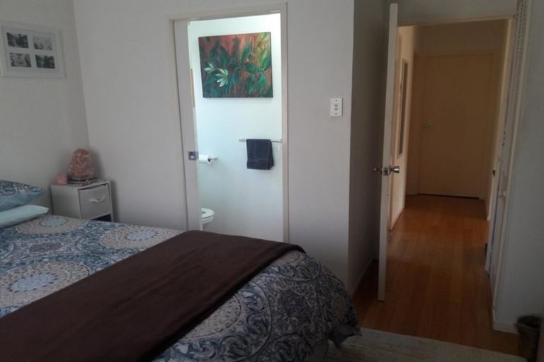 Photo of property in 3 Mistletoe Place, Browns Bay, Auckland, 0630