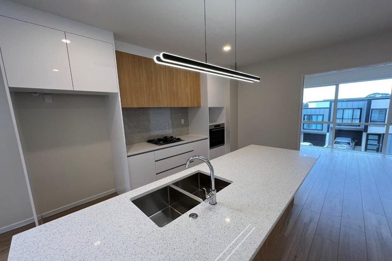 Photo of property in 3 Waihou Crescent, Albany Heights, Auckland, 0632