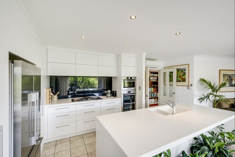 Photo of property in 46 Hikanui Drive, Havelock North, 4130