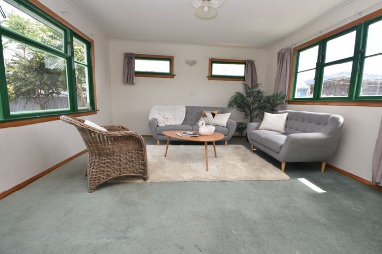 Photo of property in 74 Kent Street, Carterton, 5713