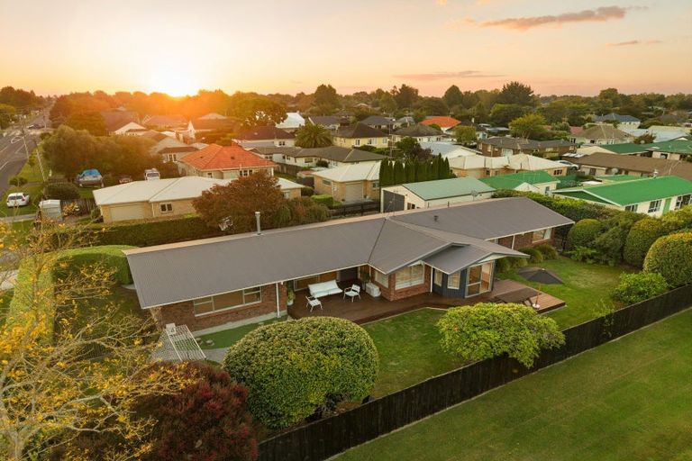 Photo of property in 82 Williams Street, Cambridge, 3434