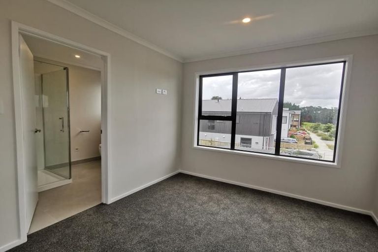 Photo of property in 73 Manarini Road, Westgate, Auckland, 0614