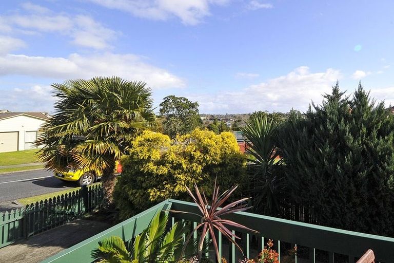 Photo of property in 1/67 Lewisham Street, Highland Park, Auckland, 2010