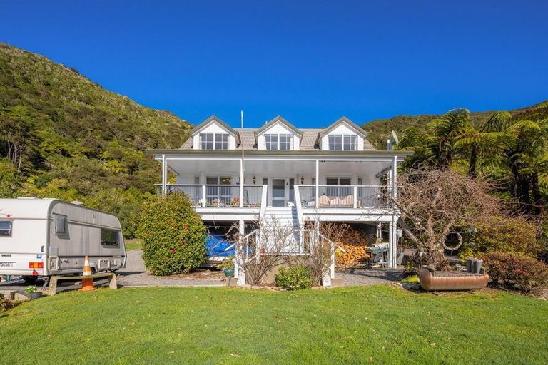Photo of property in 269 Moetapu Bay Road, Moetapu Bay, Picton, 7282