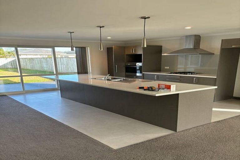 Photo of property in 70 Arion Road, Takanini, 2112
