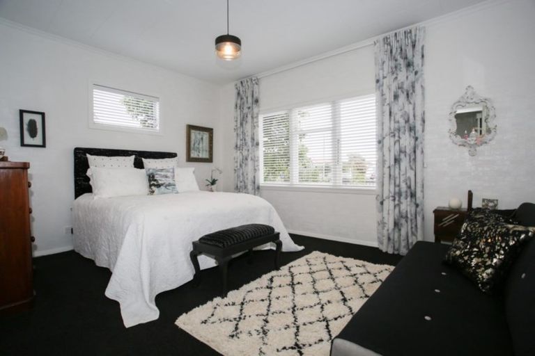 Photo of property in 504 Grove Road, Mayfair, Hastings, 4122