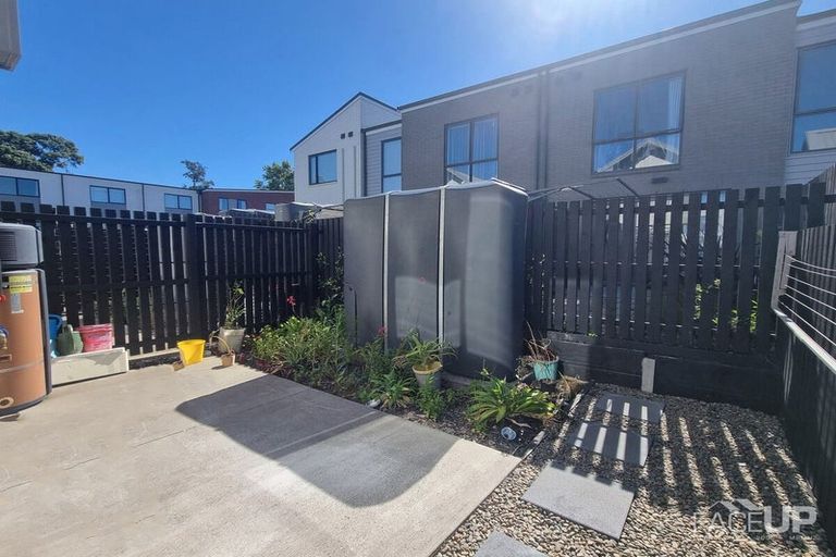 Photo of property in 1 Ko Tohu Place, Hobsonville, Auckland, 0616