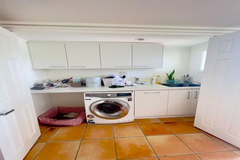 Photo of property in 83 Fisher Parade, Sunnyhills, Auckland, 2010