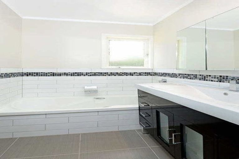 Photo of property in 56 Saffron Street, Birkdale, Auckland, 0626