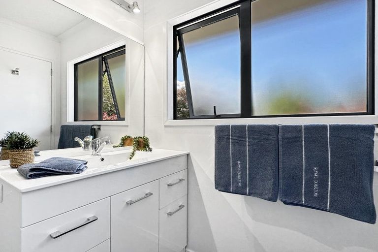 Photo of property in 10 Yasmin Lane, Kinloch, Taupo, 3377