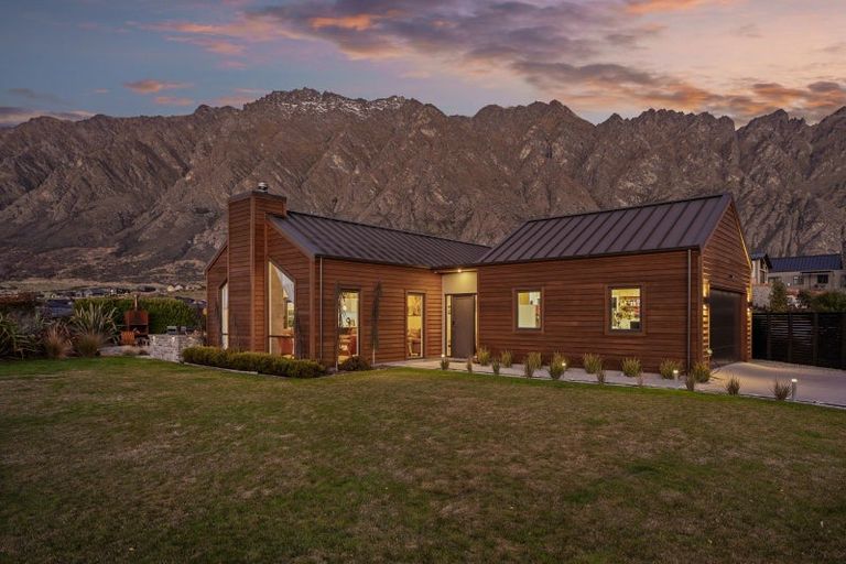 Photo of property in 60 Cunninghams Drive, Jacks Point, Queenstown, 9371