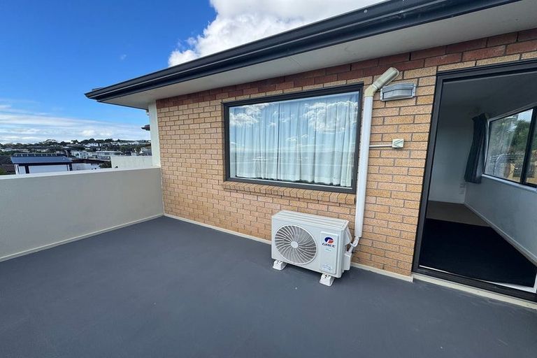 Photo of property in 16 Mangerton Lane, East Tamaki Heights, Auckland, 2016