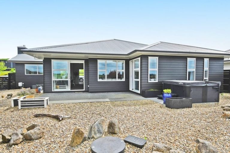 Photo of property in 12 Laly Haddon Place, Matakana, Warkworth, 0985