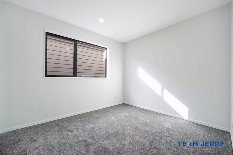 Photo of property in 21 Combat Street, Papakura, 2110