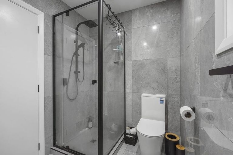 Photo of property in 1 Kingsway Crescent, Forest Lake, Hamilton, 3200