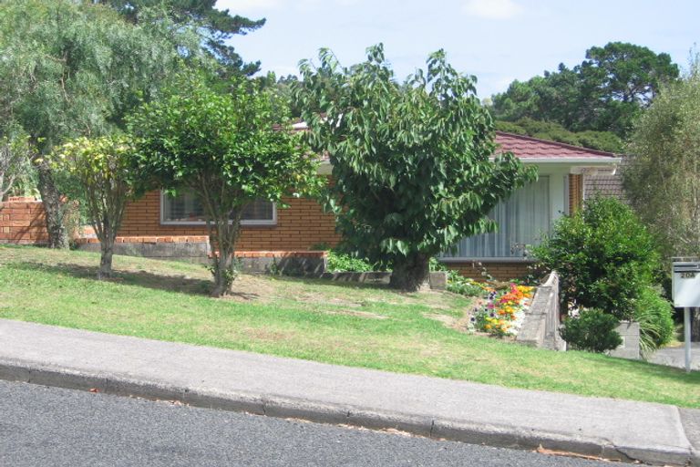 Photo of property in 1/20 Morriggia Place, Bayview, Auckland, 0629