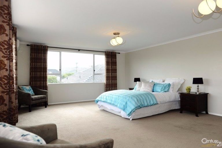 Photo of property in 7 Whites Line West, Woburn, Lower Hutt, 5010