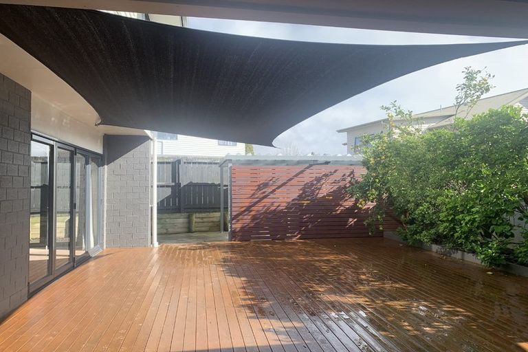 Photo of property in 4 Newfound Way, Glen Eden, Auckland, 0602