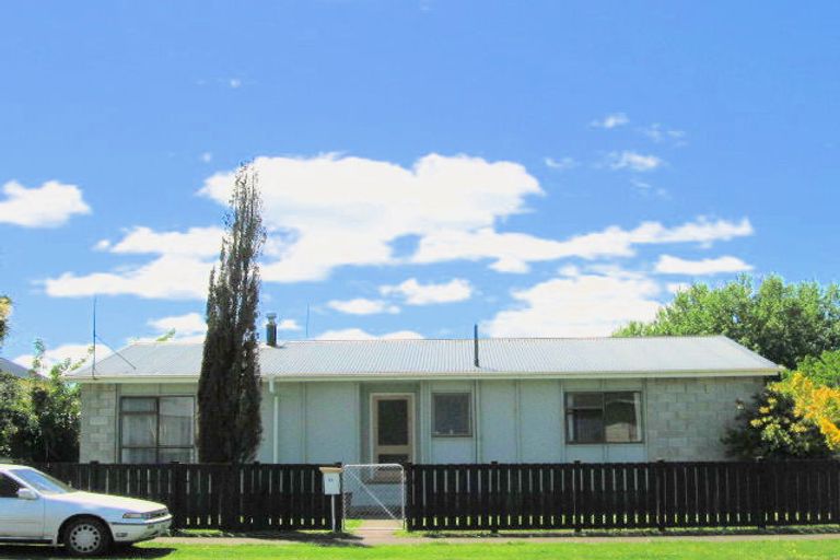 Photo of property in 12 Loisel Street, Riverdale, Gisborne, 4010