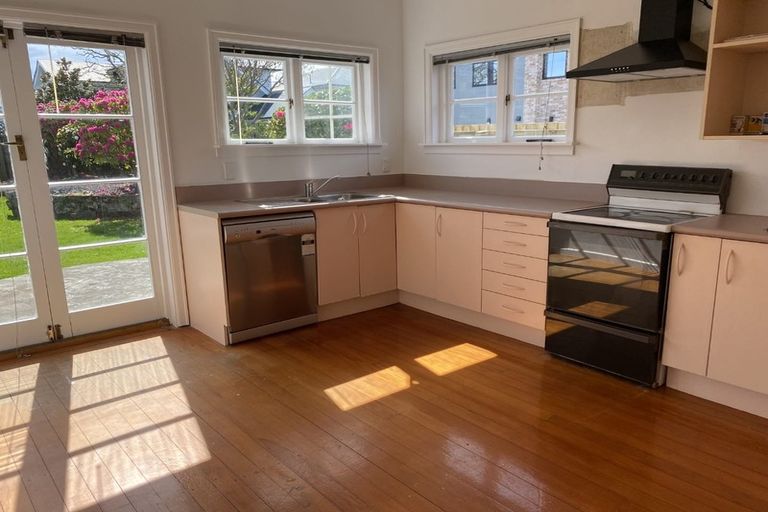 Photo of property in 2/23 Webb Street, St Albans, Christchurch, 8014