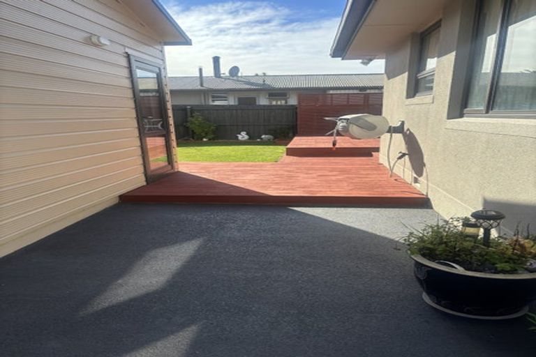 Photo of property in 207 Wainoni Road, Avondale, Christchurch, 8061