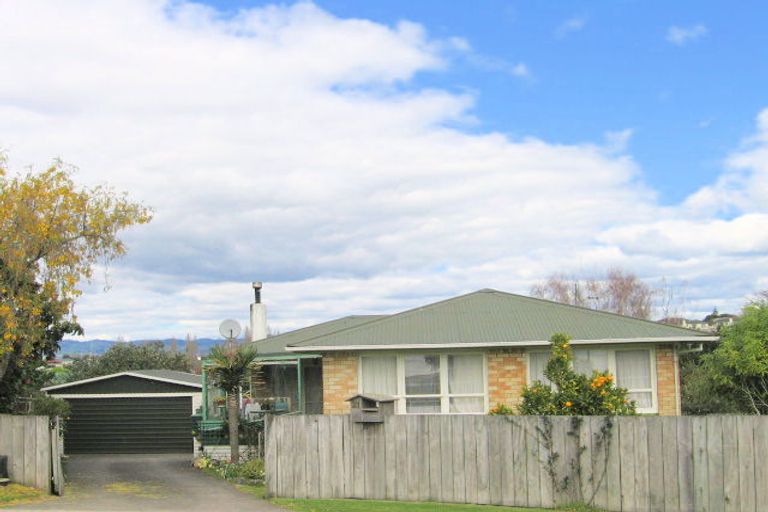 Photo of property in 33 Woodford Avenue, Brookfield, Tauranga, 3110