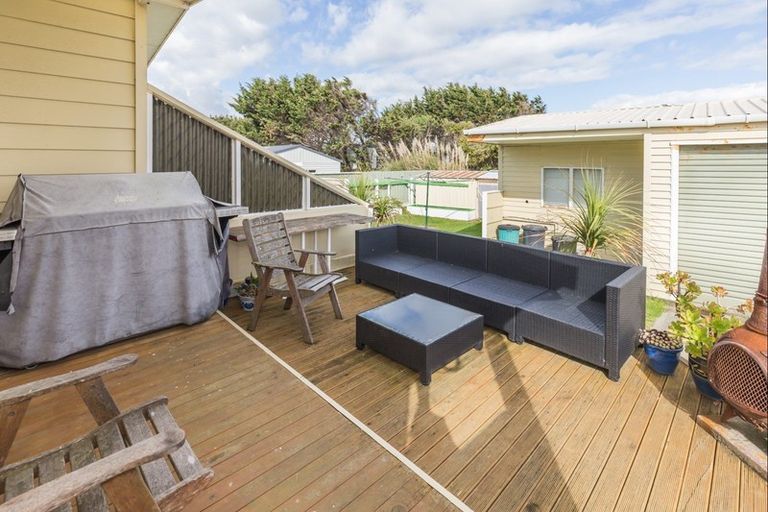 Photo of property in 4 Himatangi Street, Himatangi Beach, Foxton, 4891