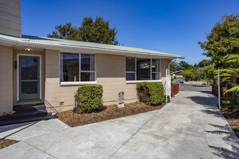 Photo of property in 6 Birdling Place, Halswell, Christchurch, 8025