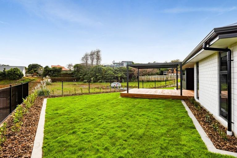 Photo of property in 8 Ponga Place, Highlands Park, New Plymouth, 4312