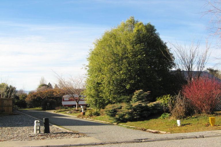 Photo of property in 5 Larch Place, Wanaka, 9305
