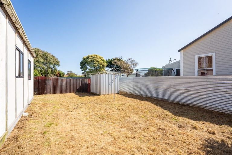Photo of property in 15 Waitai Street, Castlecliff, Whanganui, 4501