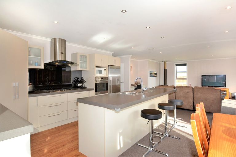 Photo of property in 18 William James Close, Mosgiel, 9024