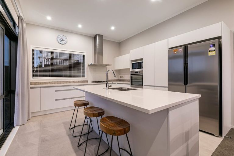 Photo of property in 41 Maka Terrace, Orewa, 0931