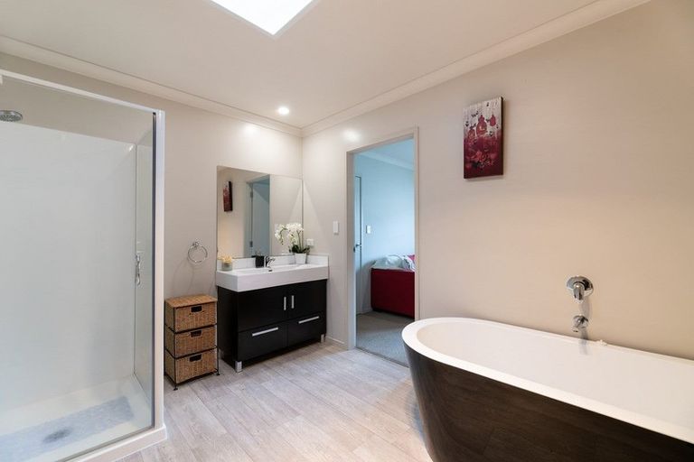 Photo of property in 10 Sunnybrooke Close, Welcome Bay, Tauranga, 3112