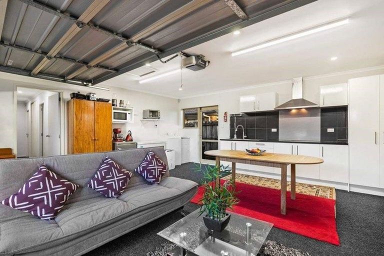 Photo of property in 122 Dominion Road, Papakura, 2110