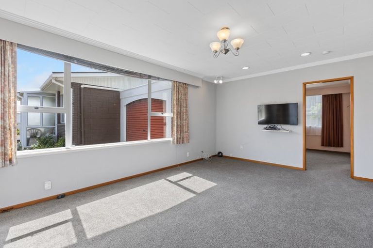 Photo of property in 1/214 Coronation Avenue, Welbourn, New Plymouth, 4310